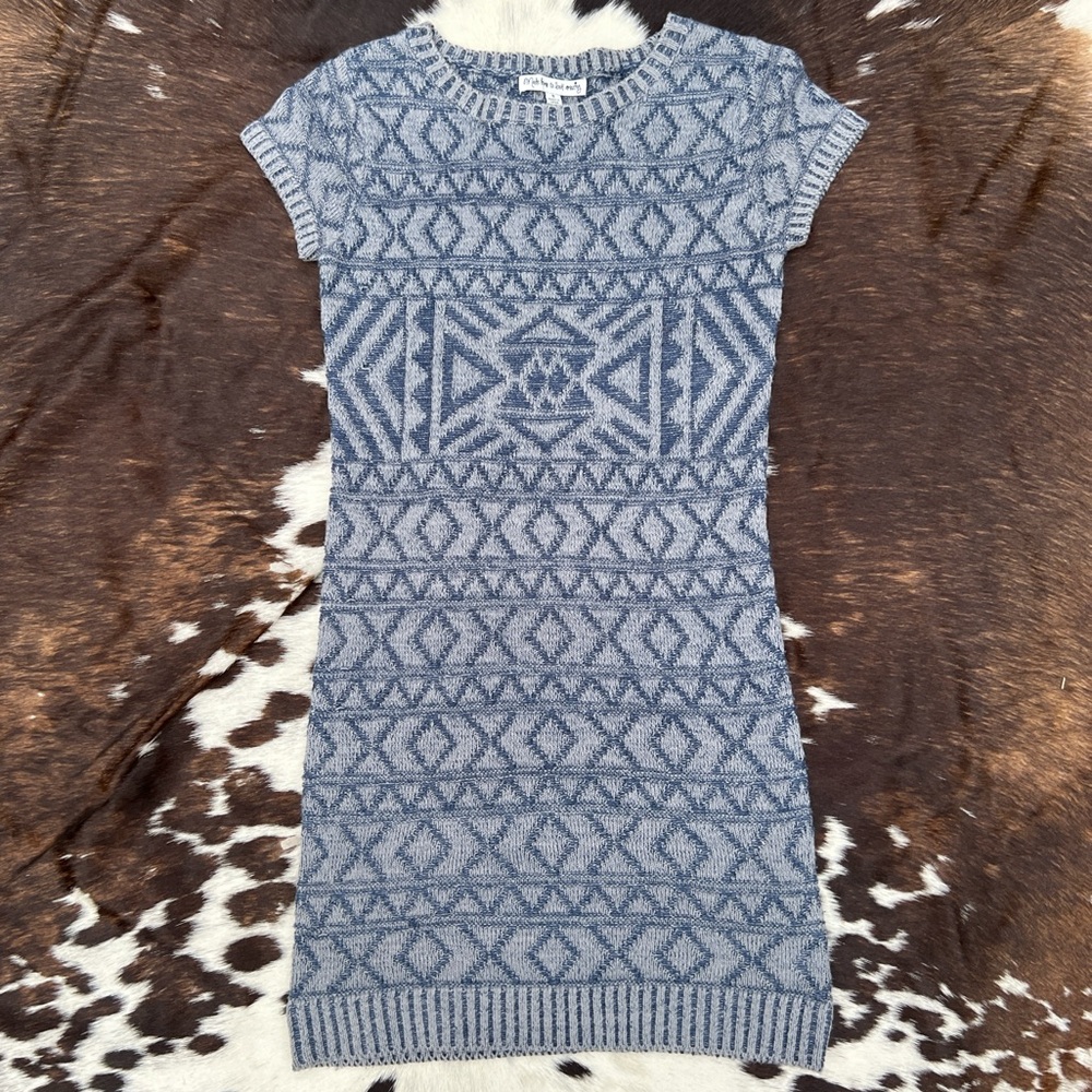 Made To Look Amazing grey & navy blue boho print knit sweater bodycon dress
